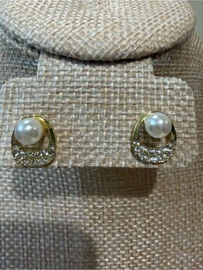 New Gold Pearl and Crystal Stud Earrings - Elegant Women’s Jewelry